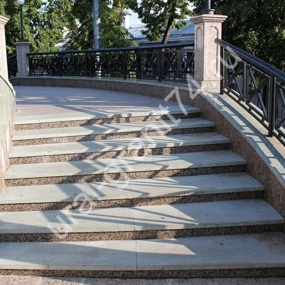 Лестница, ступени из гранита (объект в Казани)