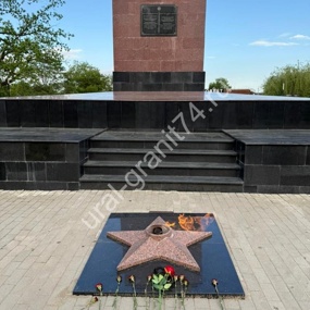 Звезда из Западно Султаевского гранита, г.Грозный