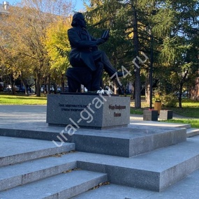Памятник адвокату Ф. Н. Плевако, г. Челябинск.