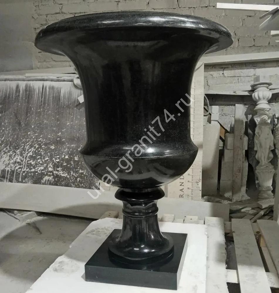 Ваза из гранита Габбро Блэк Ваза из гранита Габбро Блэк